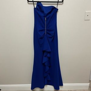 Beautiful blue gown!